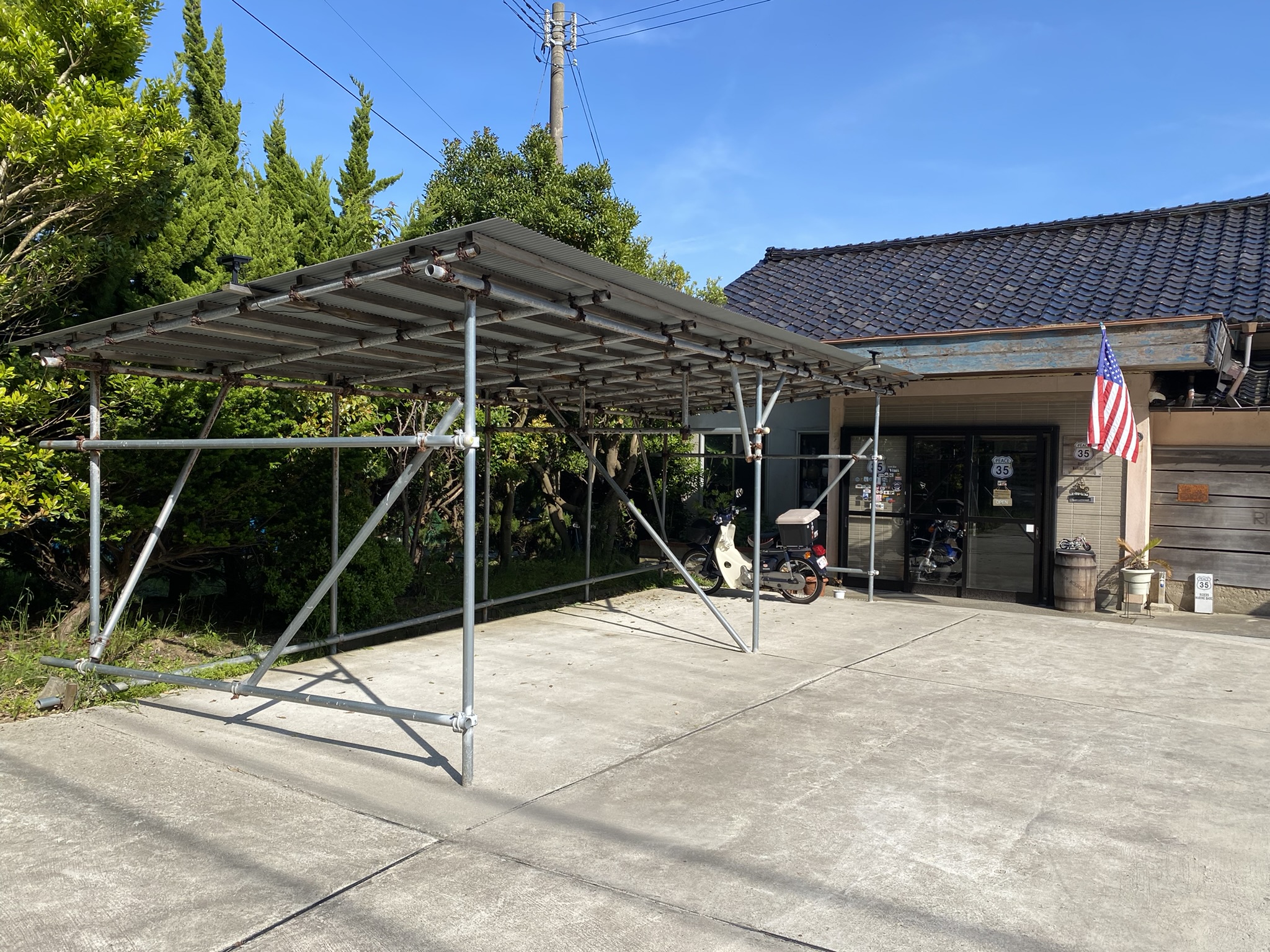 屋根付きバイク専用駐輪場