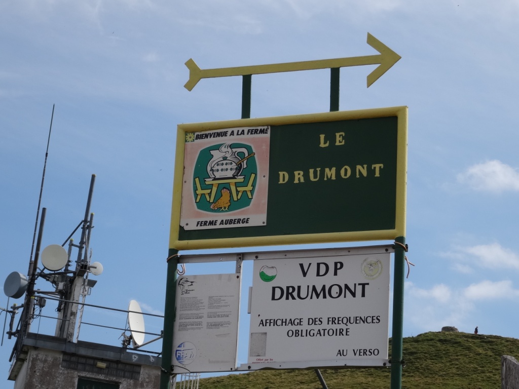 Le groupe des touristes a fait "l'ascension" du Drumont à partir de l'auberge