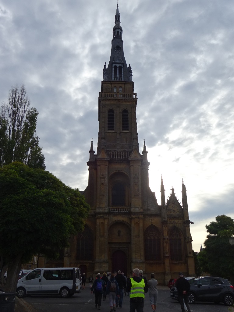 La basilique  Notre Dame de l'Espérance de Mézières