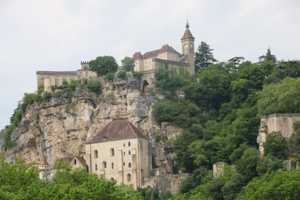 Il va falloir monter en haut de Rocamadour