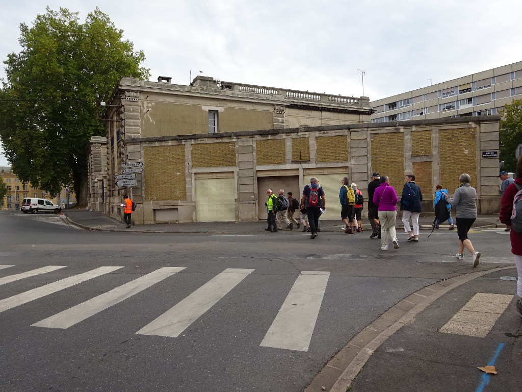 Départ de la visite de Charleville Commentée par Mireille