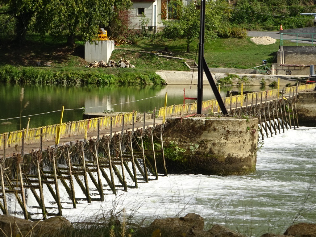 Barrage à aiguilles sur la Meuse