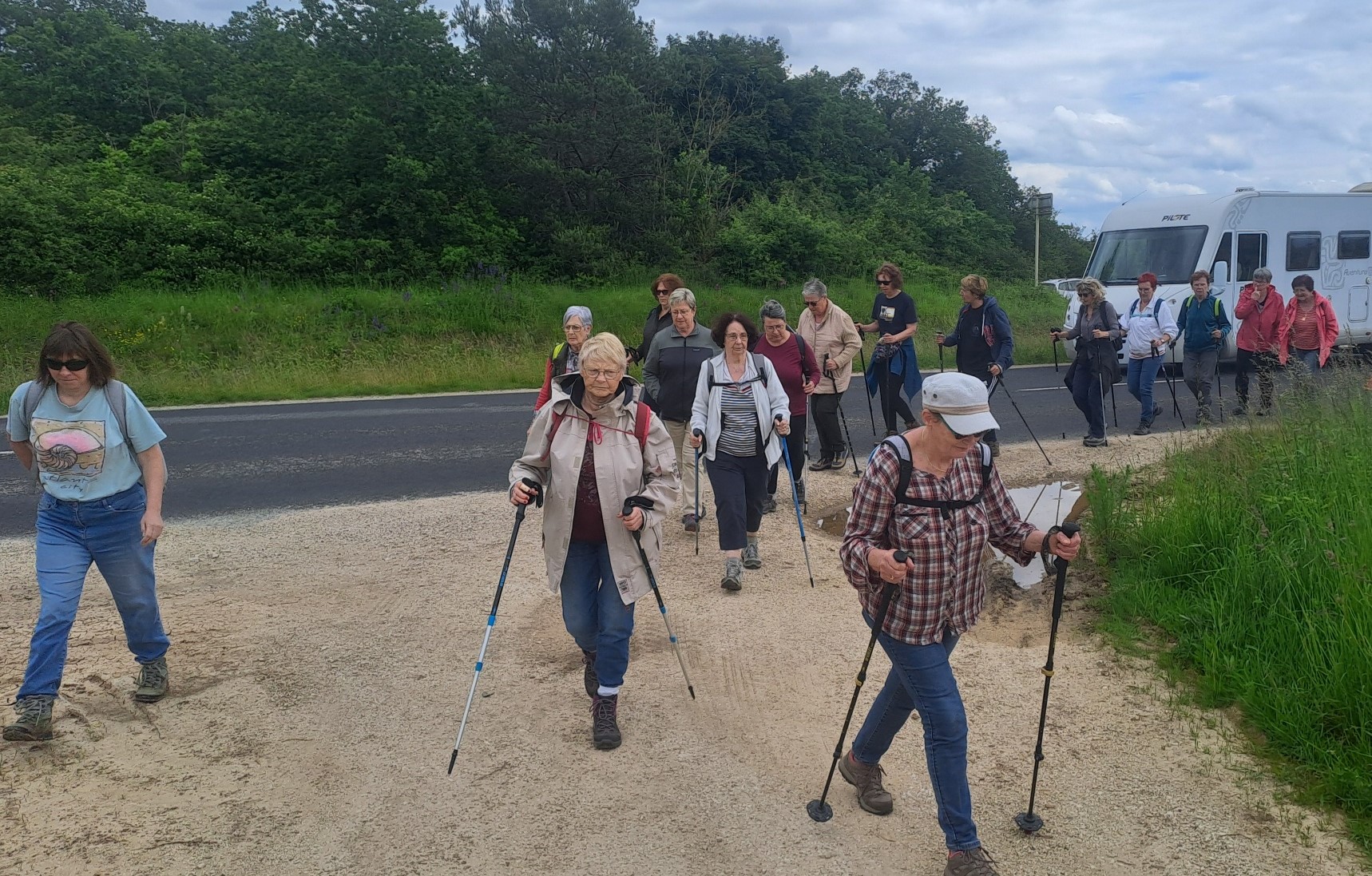 Départ en traversant la RD 964