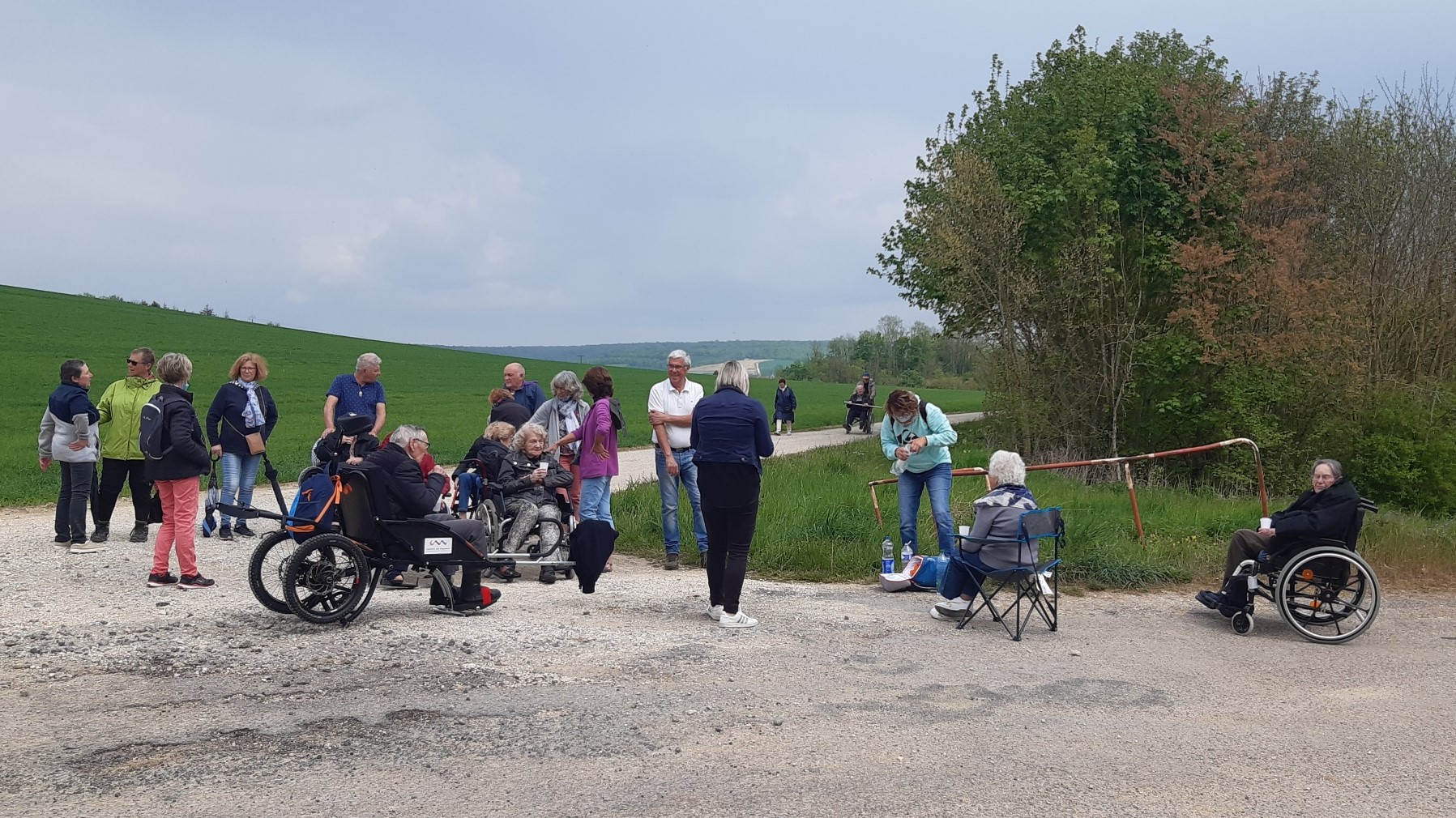 Petite pause collation au bas de la côte de le route de Void