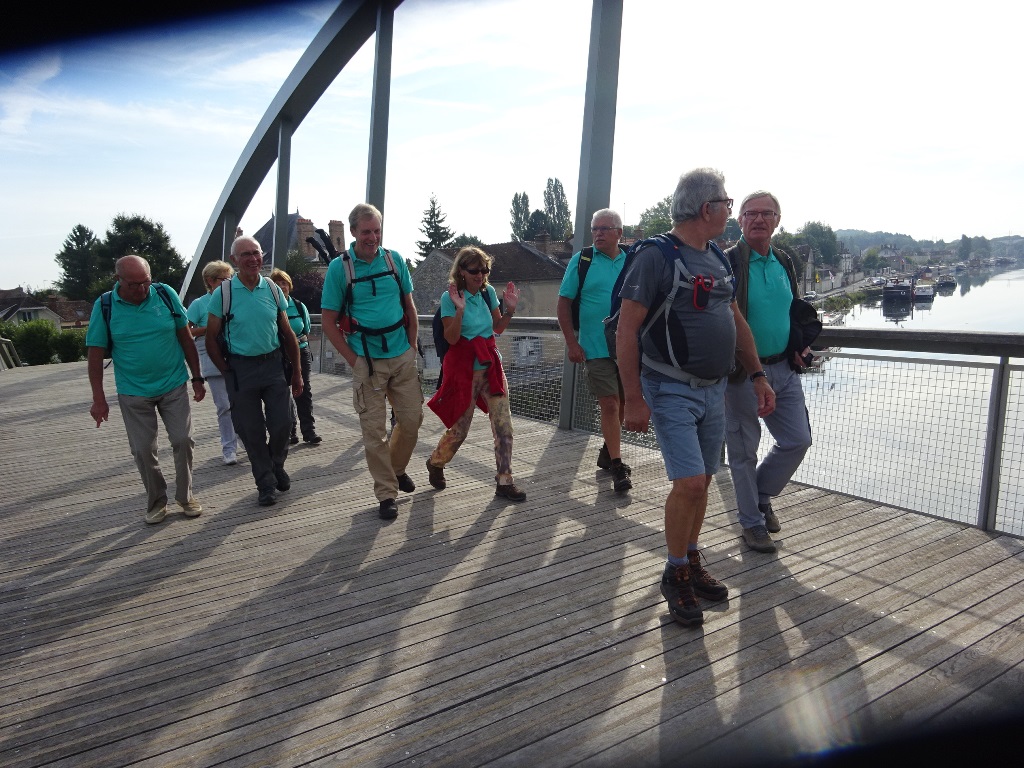 Passerelle sur le Loing