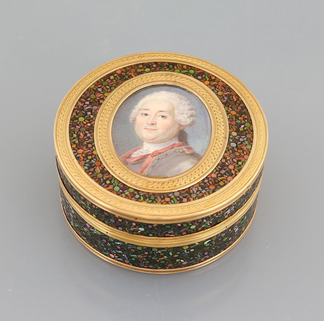 Tabakdose Schildpatt mit Portrait-Miniatur, Erlös 1.700 €