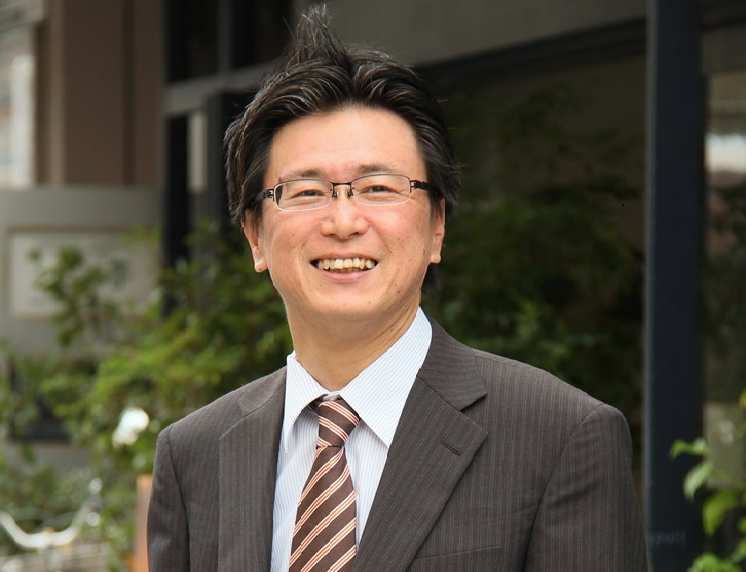 府中で特許・商標などの知的財産権に関するご相談を承るスマイラ特許事務所 弁理士・大庭典仁