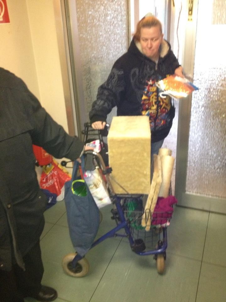 Für diese Familie war es laut Aussage :wie Weihnachten und Ostern auf einmal ...Haben sich riesig gefreut und bedankt...Sowas berührt das Herz und ist Sooo schön zu erleben ..