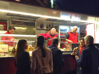 On the bank of the river (200 meters from the apartment to the Centre): Hamburger meat Tuscan cooked perfectly. A real delight! ! Open until midnight.