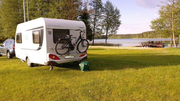 Independent travel with the caravan with solar technology. Always electricity through solar modules and safe charging with high-quality charge controllers.
