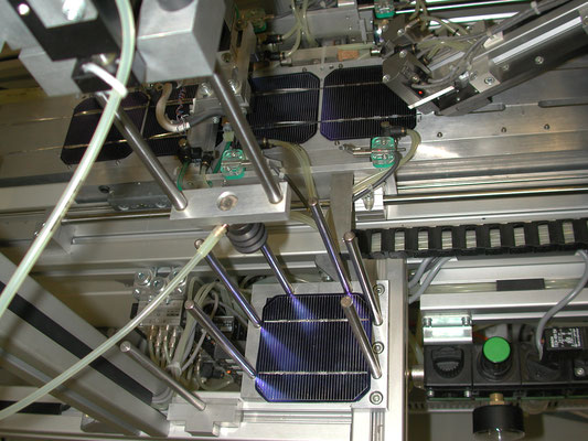 Solar modules with solar cells in different sizes, voltages (volts), currents (amps) and power (watts) for various applications.