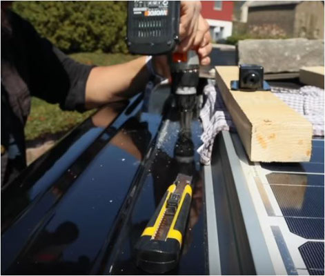 Explains how to assemble a solar system: complete set with solar module, charge controller, retaining spoiler, adhesive set, cables and detailed assembly instructions. SOLARA solar system. Made in Germany!