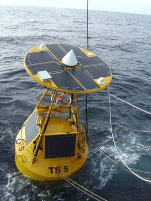 Buoy and sea mark with radio system and measuring units for early warning with solar modules from Solara