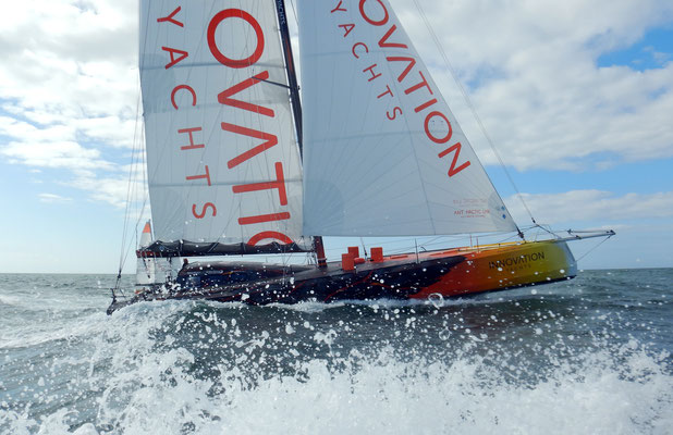 The OPEN60AAL with a completely new yacht building concept. A sailboat with pioneering solar technology from SOLARA. That means reliable power supply thanks to solar modules. A solar system for the toughest loads at sea.