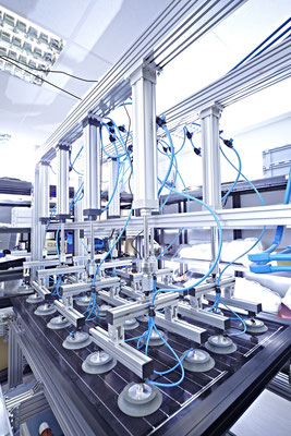 Stability, torsion and pressure test of the SOLARA solar module guaranteed after completion to simulate high loads caused by wind, falling objects, hail, snow, transport, etc. highest quality Made in Germany for 20 years.