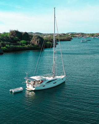 Blue Water Sailing Long Voyage Travel Couple Tiny Houses Bavaria Vision 46 Bavaria Yachts Monohull Slup Long Voyage Blue Water Sailing Insieme SY7Seas Sailing Boys Boat Pros Sailing Benko Sailing Viking Girasole Sailing 