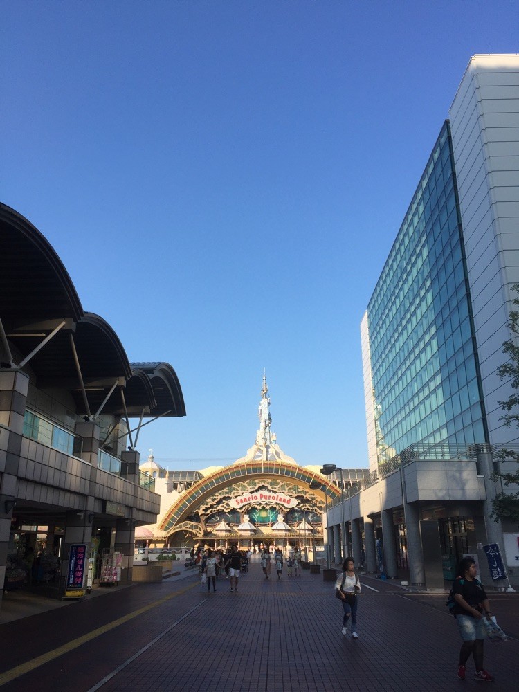 Hello Kitty Street near Sanrio Puroland Tokyo Tama city shopping tourist spot TAMA Tourism Promotion - Visit Tama　ハローキティストリート　サンリオピューロランド付近　東京都多摩市　ショッピング　観光スポット　多摩観光振興会