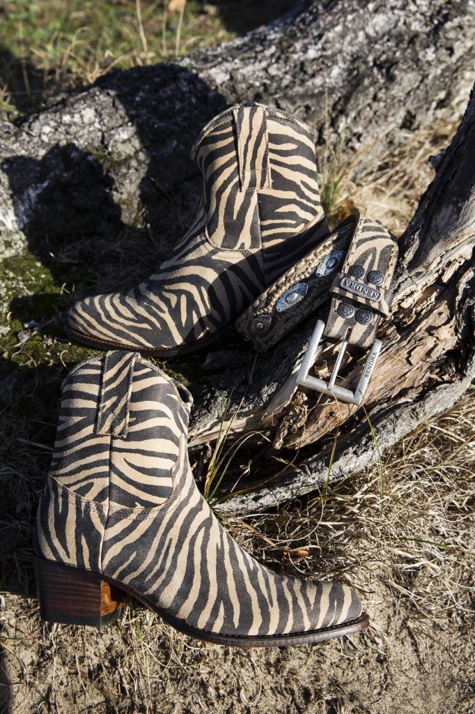 Ibizamode, Sendra, Boots, Laarzen, Leer, Leren Laarzen, Leren Boots, Zeebraprint Boots, Webshop, Online, Photography, Productfotografie, Ibiza Style, Spaans