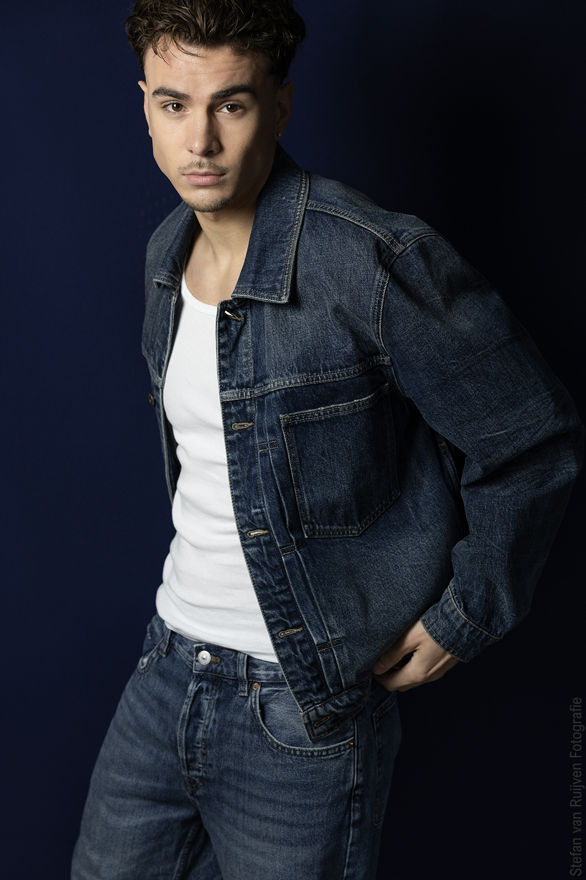 Anthonie, Portfolio laten maken, Stefan van Ruijven Fotografie, Fotoshoot in de fotostudio, The Portfolio Studio in Leiden, Model worden, model worden als man, portfolio laten maken, shoot, fotoshoot photoshoot, malemodel, mannelijk model, fotograaf