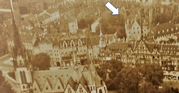 aerial photo - arrow on the orphanage