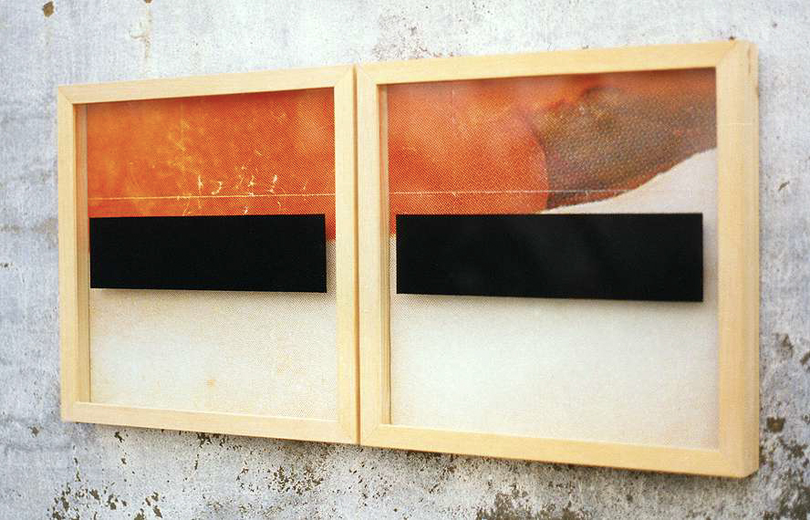 Antonio D. Resurrección. “Dangers loom ahead”. 2 x (31,6 x 32,5 cm). Fotografía, esmalte sintético, cristal. 1992 Colección Luis Carda Uxó