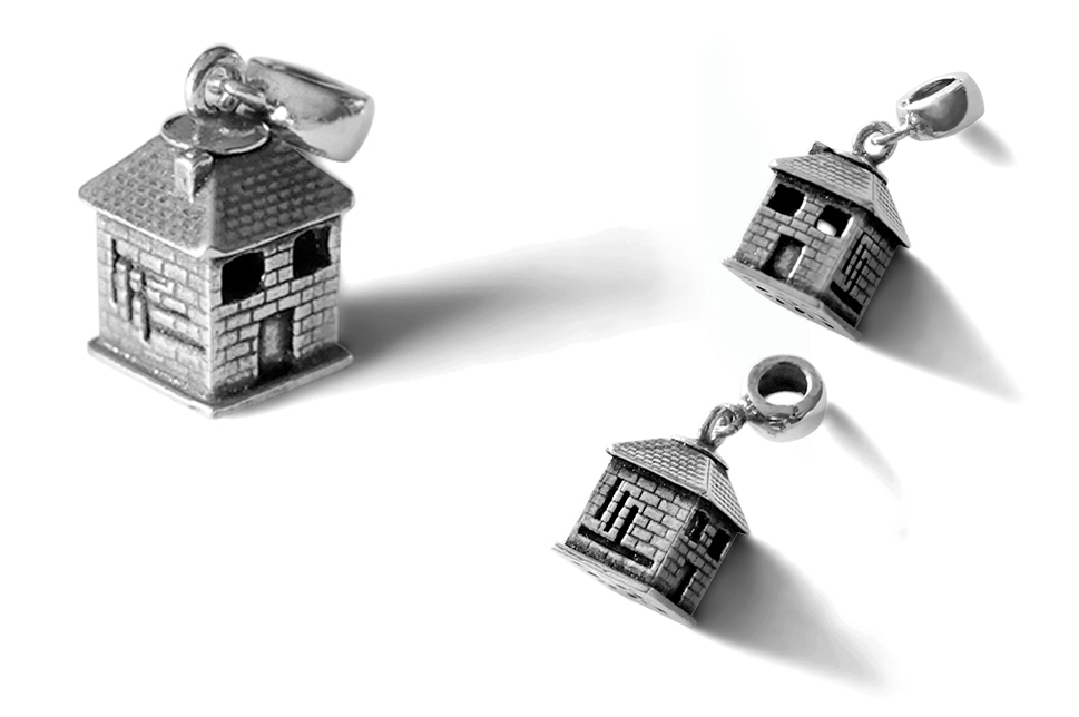 Charms Madeleine Ley