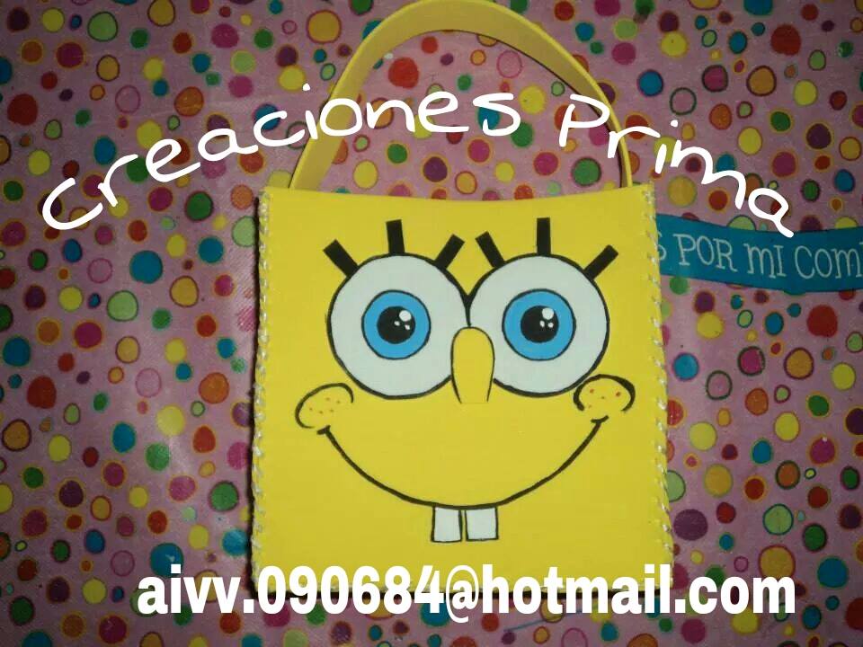 Bolsita Bob de foami; ojos de foami pintados 15cm de largo X 15cm de alto X 4cm de ancho  $15.°°