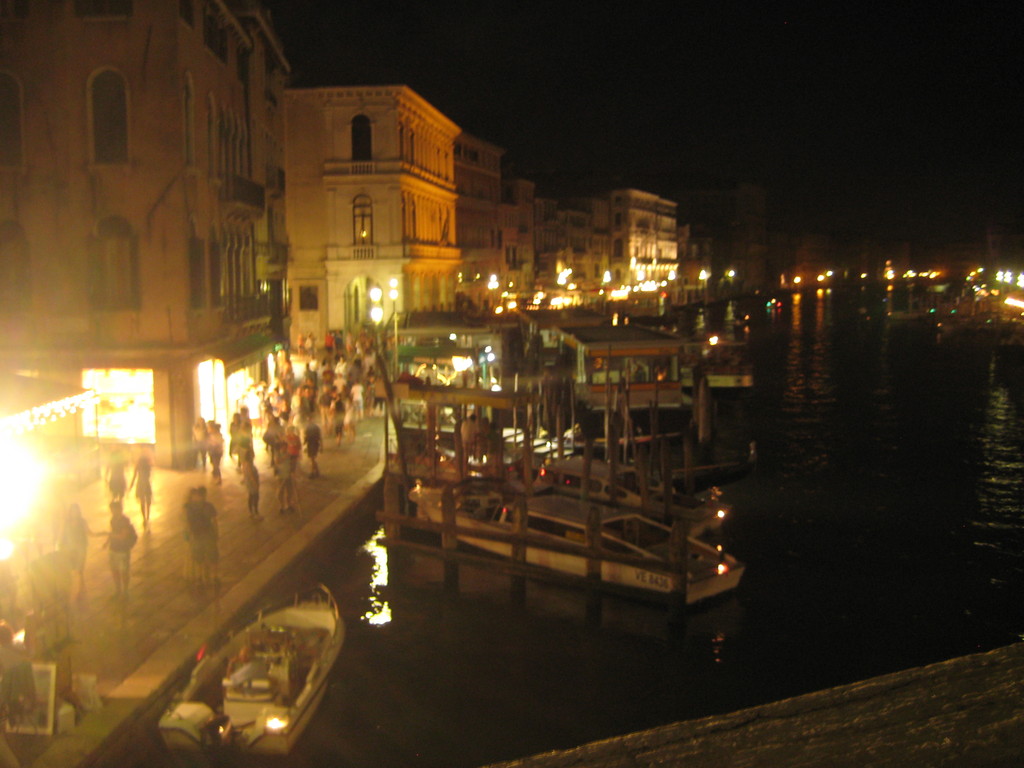 Night scene from Realto bridge.