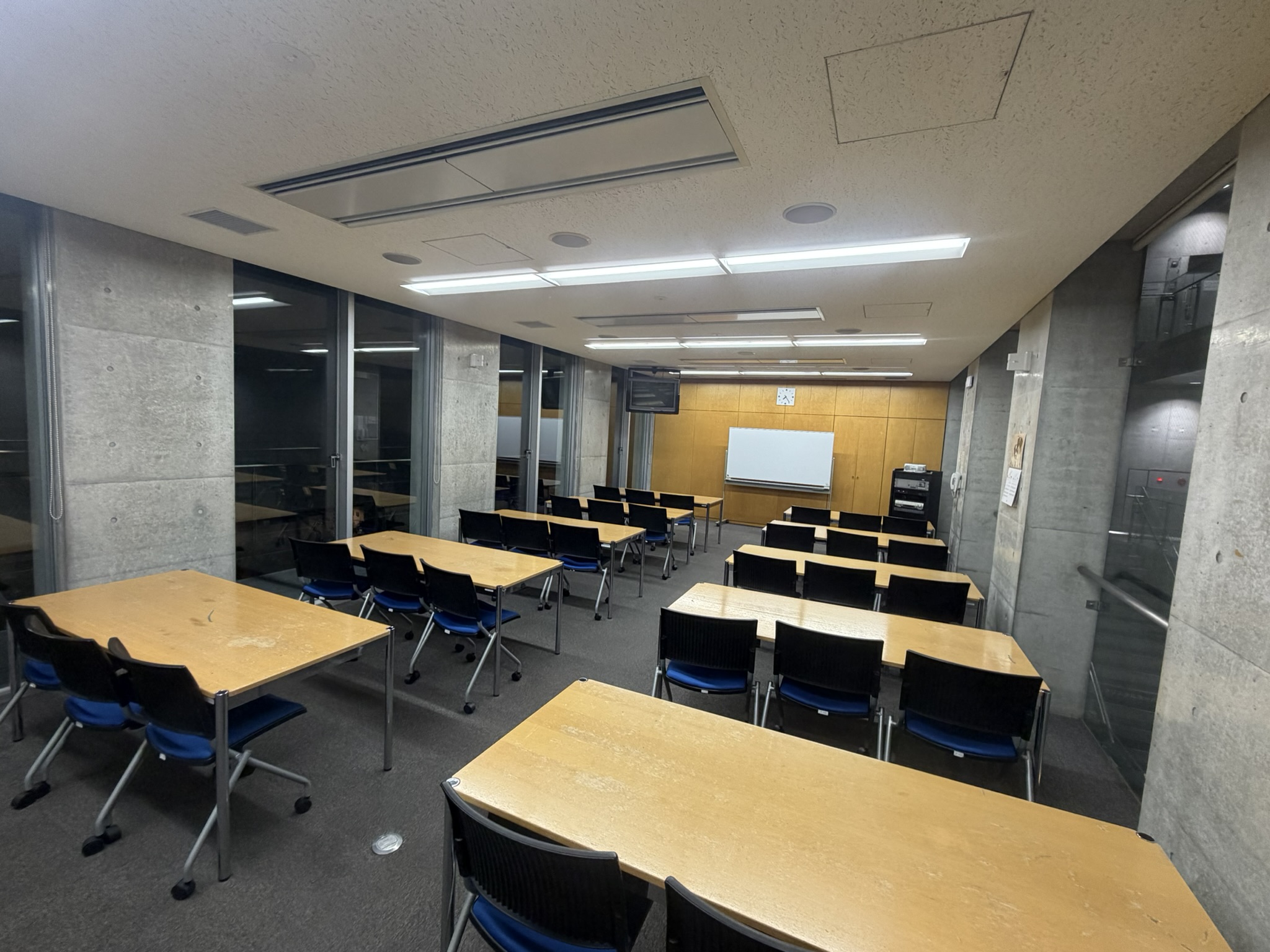 柏市 アミュゼ柏 会場の室内