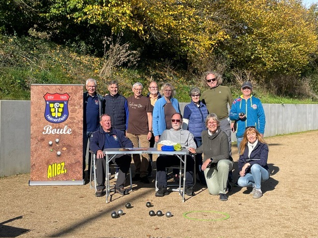 Bouleturnier im Sonnenschein