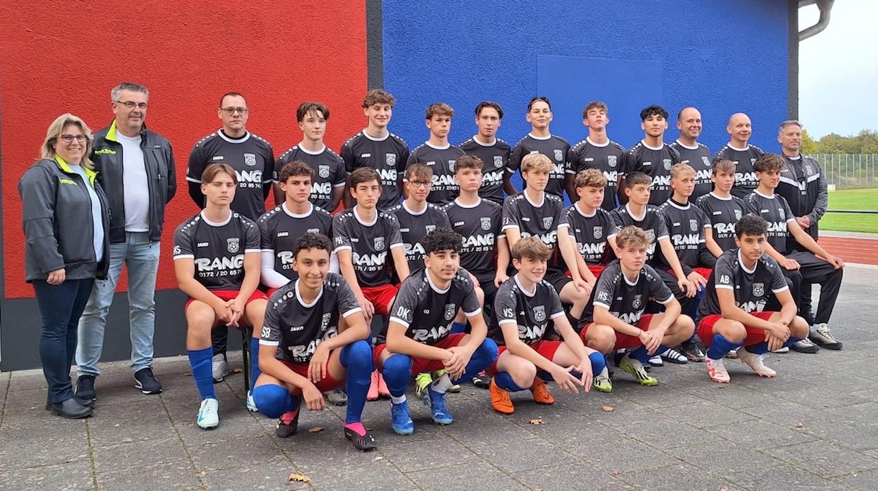 Neues Trainingsoutfit für unsere B-Jugend