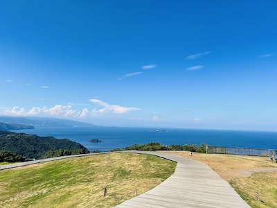 小室山の山頂遊歩道(inner-wish撮影)