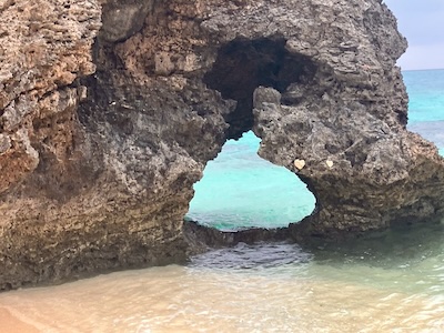 池間島・Nifunaハート岩(inner-wish家族撮影)