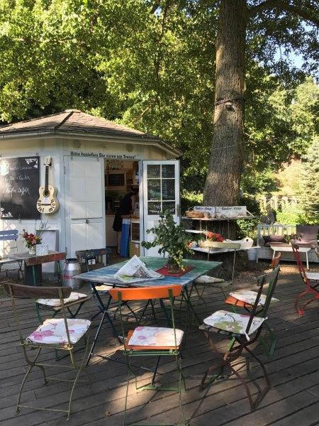 Nostalgischer Holzkiosk