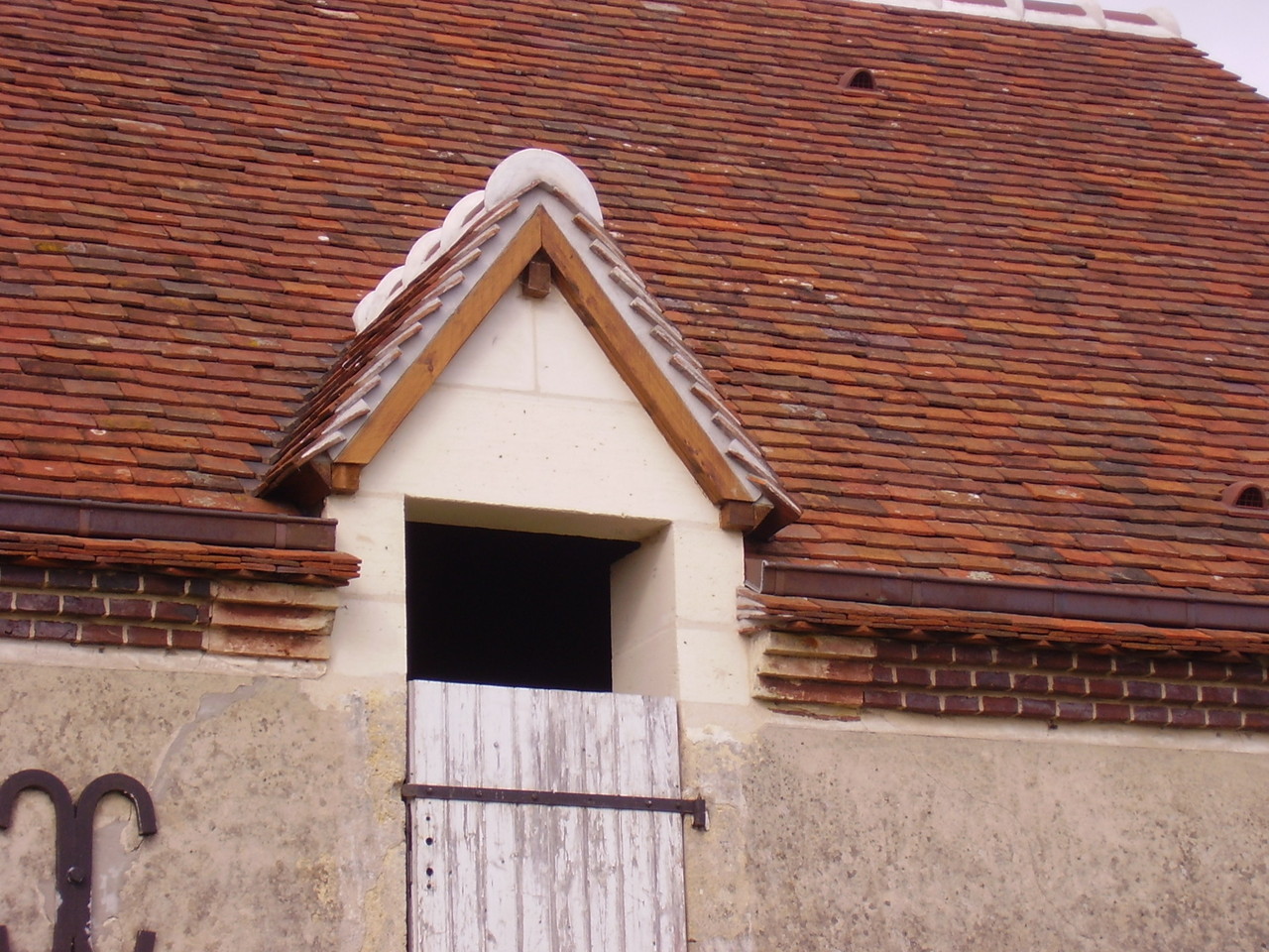 Lucarne à fronton