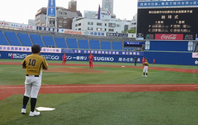 都市対抗野球・西関東予選の始球式にてナイスピッチング！