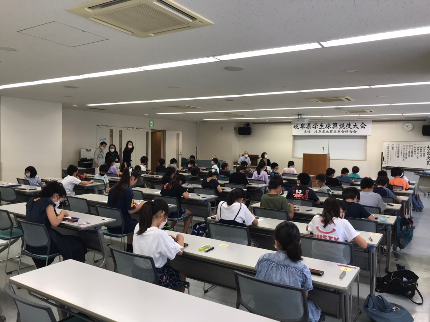 会場の様子　小学生の部１