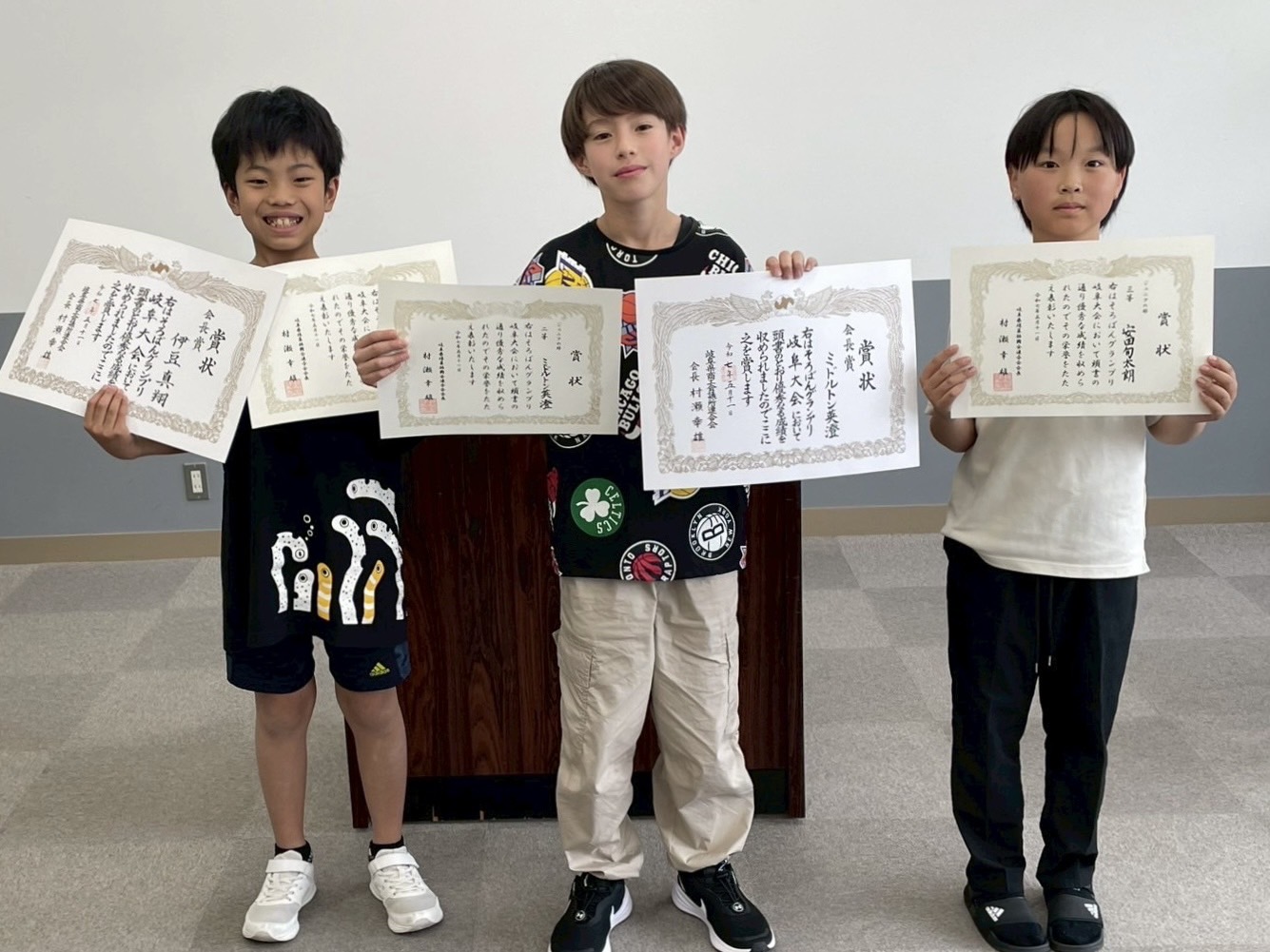 ジュニア部門１位伊豆真翔・２位ミドルトン英澄・３位安田旬太朗