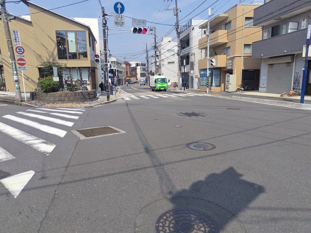 令和８年度　道路災害防除工事　(県単)  由比ガ浜一丁目　空洞調査