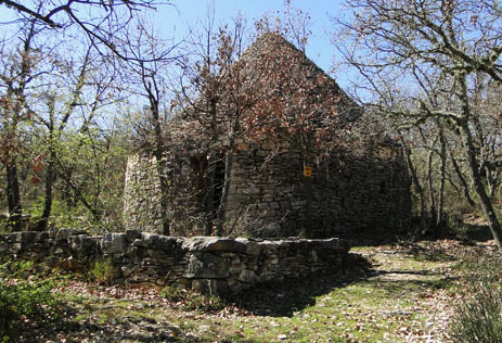 Cabanon pointu des Eyroussiers 