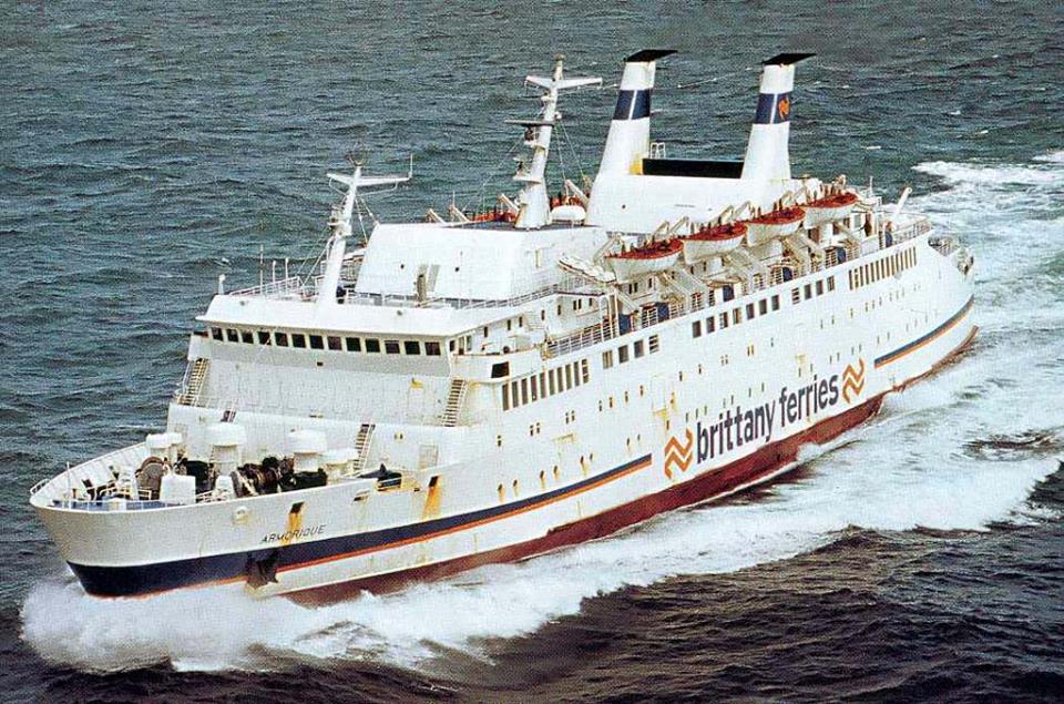 M/V Armorique, le premier ferry qui fut en charge de l'exploitation de la ligne reliant Saint-Malo à Portsmouth de Brittany Ferries.