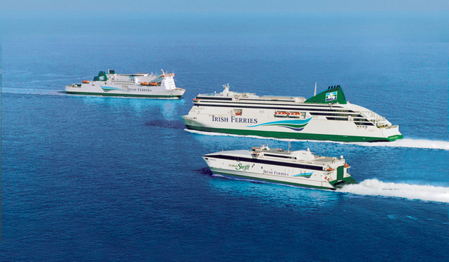 Image de communication présentant les HSC Jonathan Swift (aussi appelé HSC Dublin Swift), M/V Ulysses, plus gros car-ferry en service au monde et le M/V isle of Inishmore qui avait précédé le M/V Ulysses sur la ligne Dublin - Holyhead.