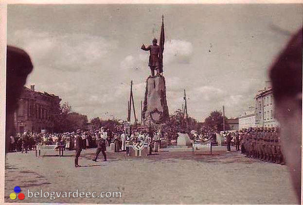 Новочеркасск, казаки, Белогвардеец,Соборная площадь,