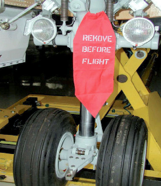 Sicherunghinweis am Fahrwerk 