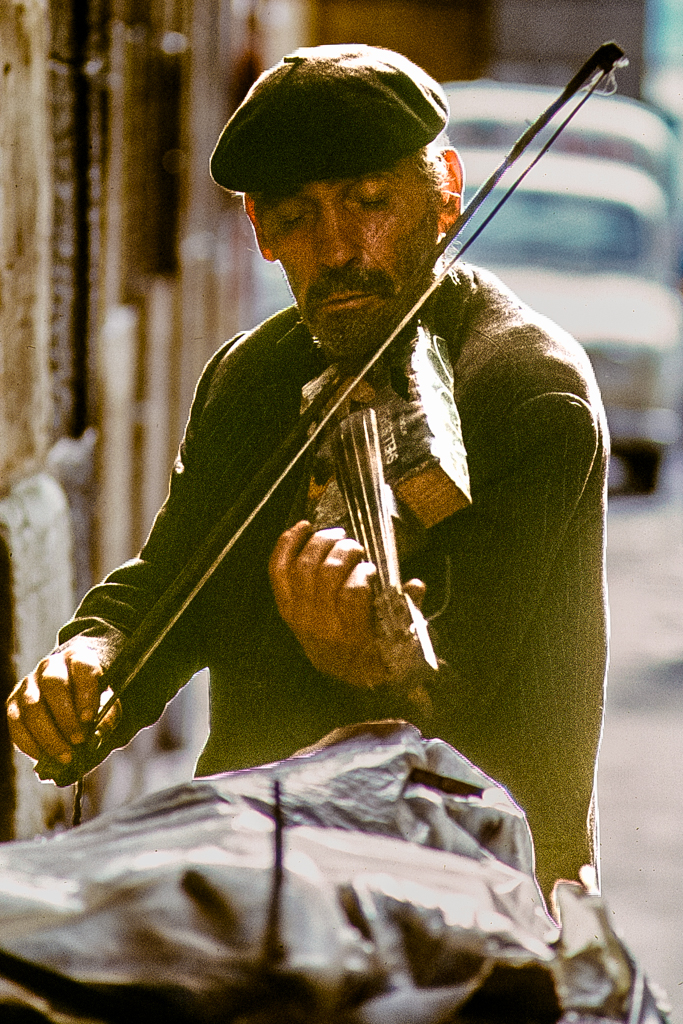 # 17  -  Innig spielenderStraßengeiger - San Sebastian, Spanien 1973
