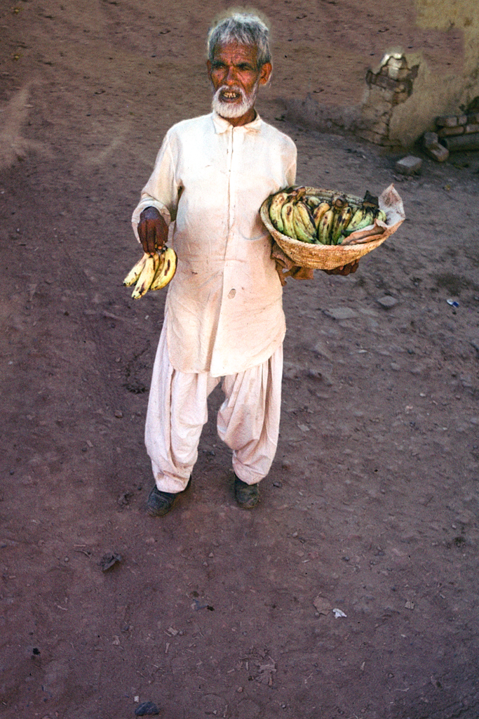 # 36  -  Proviant für eine gute Reise - Kandahar, Afghanistan 1975