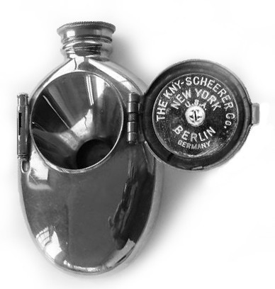 Taschenspuckflasche "Discret", 1901