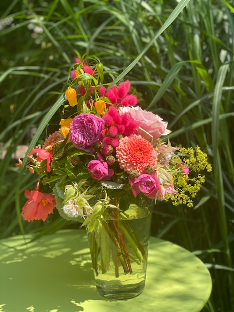 2 - Summer Feeling -  frech und lustig in knalligen Farben ab 30 €, Vase 12,50 €