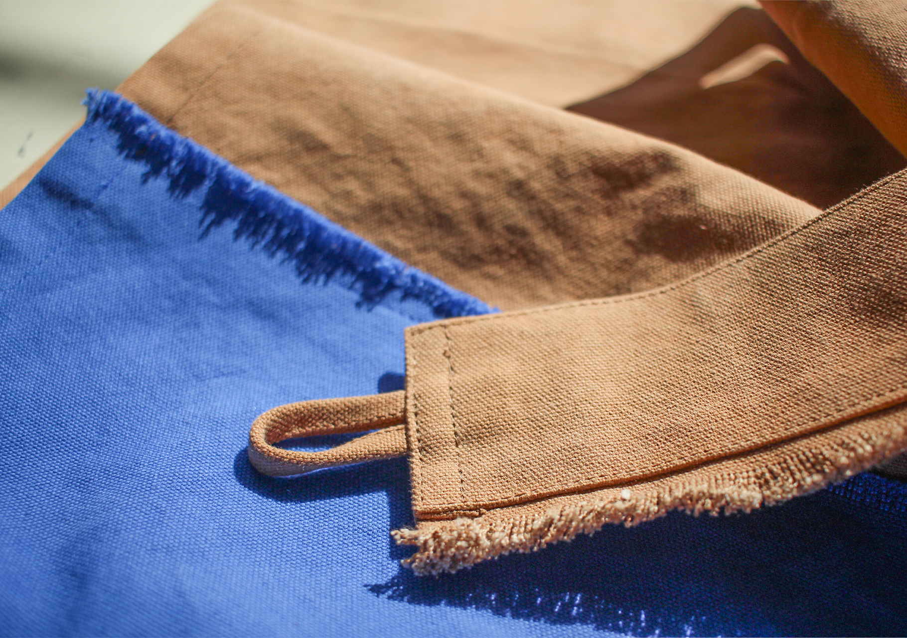 上部/024アーモンド×下部/022涙ブルー　タッセル/フサフサ仕様