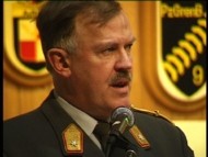 General Entacher wird von seinen Kameraden feierlich verabschiedet. Foto WaPA